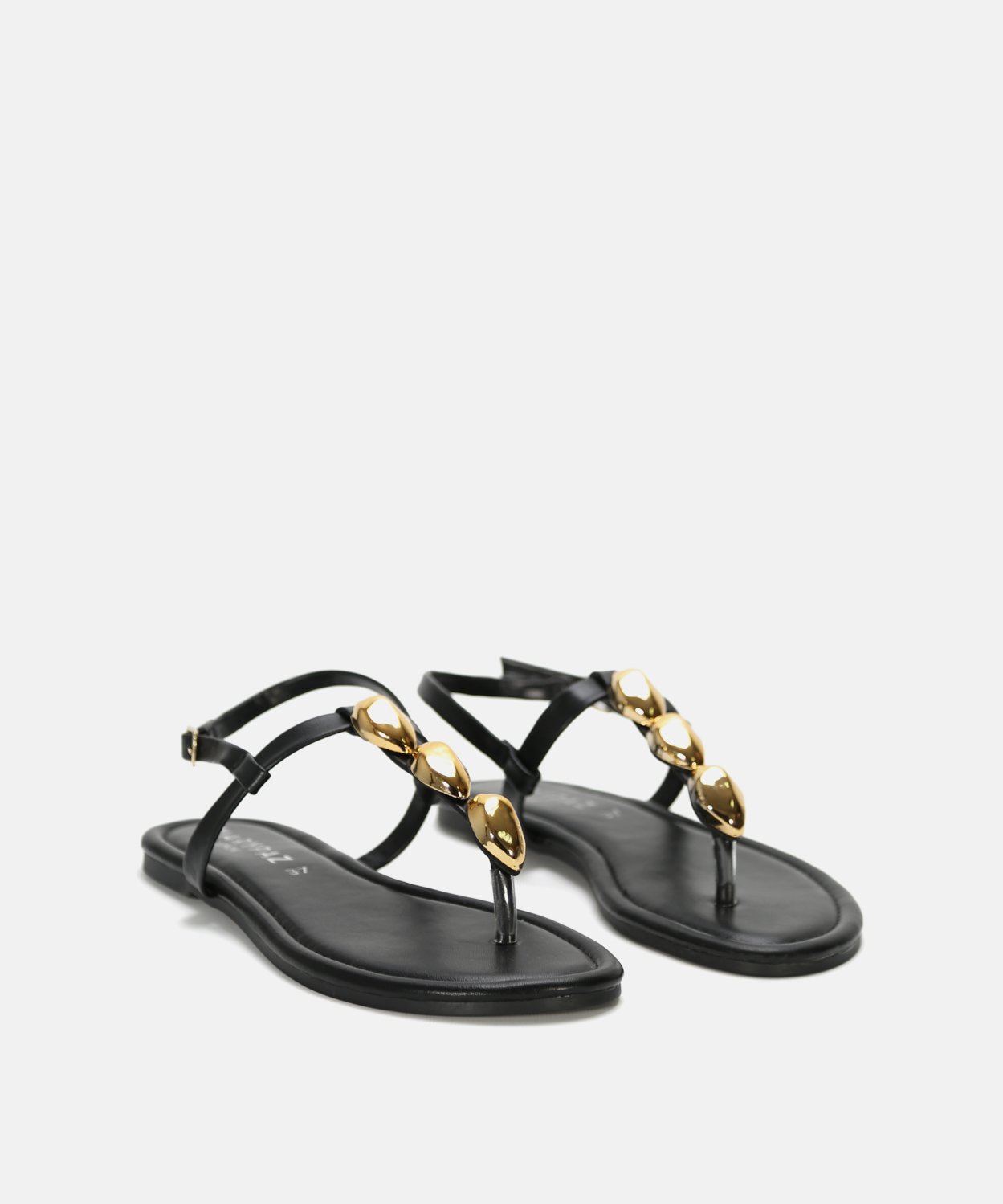 Sandalia plana adorno met&aacute;lico image number null